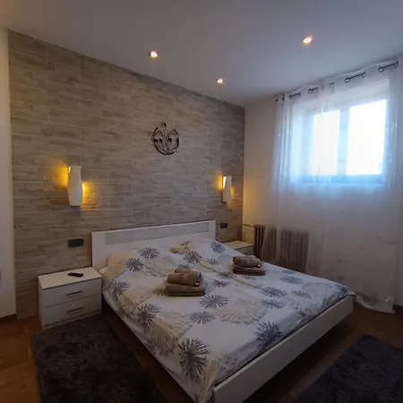 Apartment Parentina *